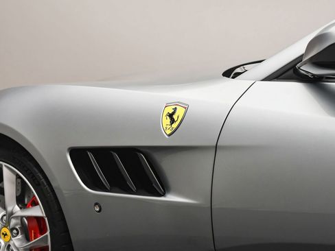 Used 2018 Ferrari GTC4Lusso T image 39