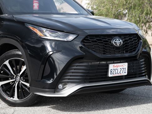 Used 2021 Toyota Highlander XSE image 9