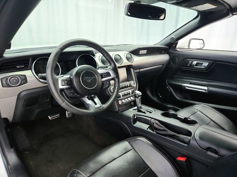 Used 2019 Ford Mustang Premium RWD image 10