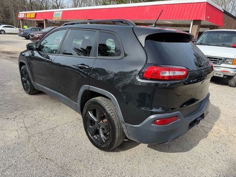 Used 2015 Jeep Cherokee Latitude w/ Cold Weather Group FWD image 8