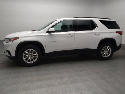 Used 2021 Chevrolet Traverse LT FWD image 2