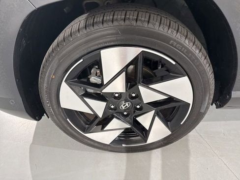 Used 2024 Hyundai Kona Limited FWD image 4