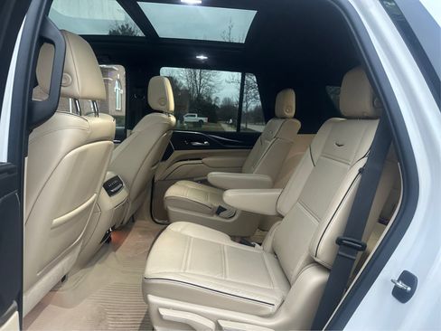 Used 2021 Cadillac Escalade Premium Luxury w/ Performance Package image 11