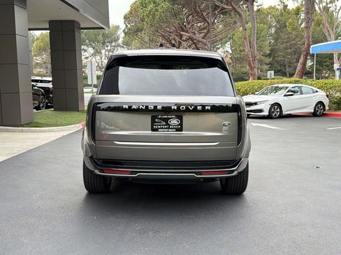 Used 2023 Land Rover Range Rover SE image 11