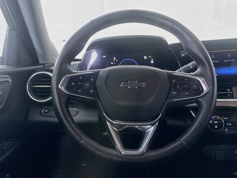 Used 2025 Chevrolet Trax ACTIV FWD image 17