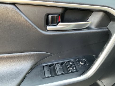 Used 2021 Toyota RAV4 XLE image 24