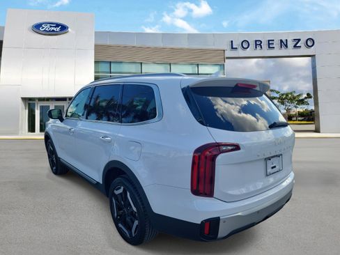 Used 2024 Kia Telluride S FWD image 7