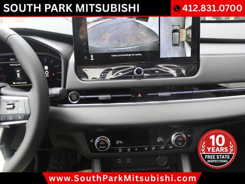 New 2025 Mitsubishi Outlander SE image 18