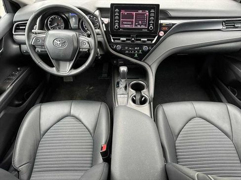 Used 2024 Toyota Camry SE image 18