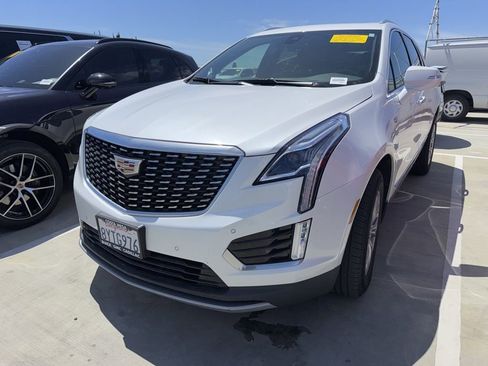 Used 2023 Cadillac XT5 Premium Luxury image 2