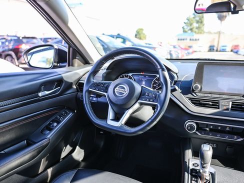 Used 2022 Nissan Altima 2.5 SR image 5