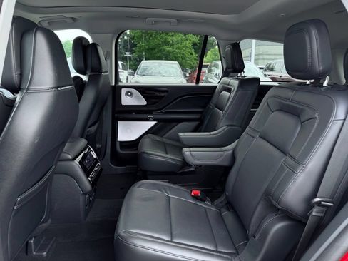 Certified 2025 Lincoln Aviator Reserve w/ Equipment Group 201A AWD/4WD image 23