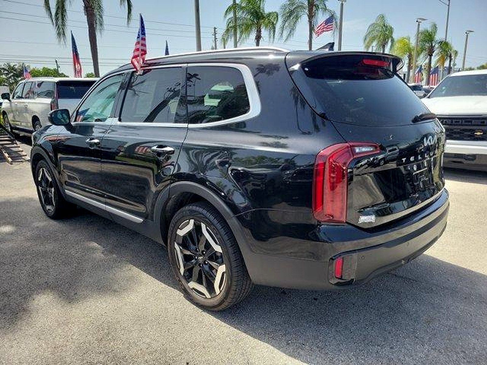 Used 2023 Kia Telluride S AWD/4WD image 5