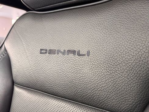 Used 2023 GMC Yukon Denali w/ Denali Reserve Package AWD/4WD image 11