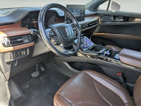 Certified 2023 Lincoln Nautilus Reserve w/ Luxury Package FWD image 10