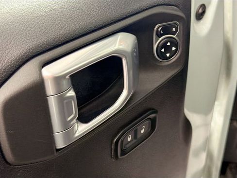 Used 2023 Jeep Wrangler Unlimited Rubicon image 18