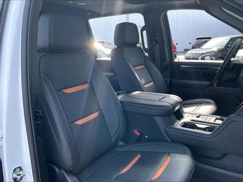 Used 2025 GMC Sierra 2500 AT4 w/ AT4 Premium Plus Package image 28