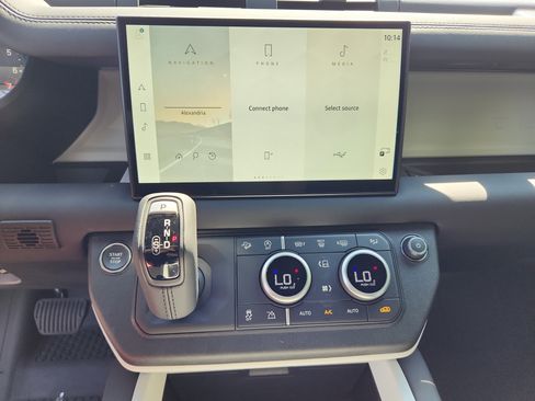 New 2025 Land Rover Defender 110 S image 15