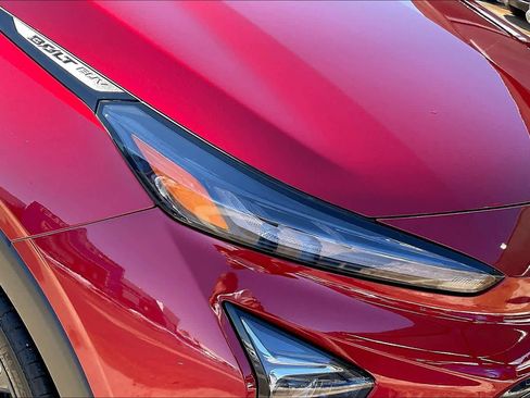 Certified 2023 Chevrolet Bolt EUV LT w/ Convenience Package image 27