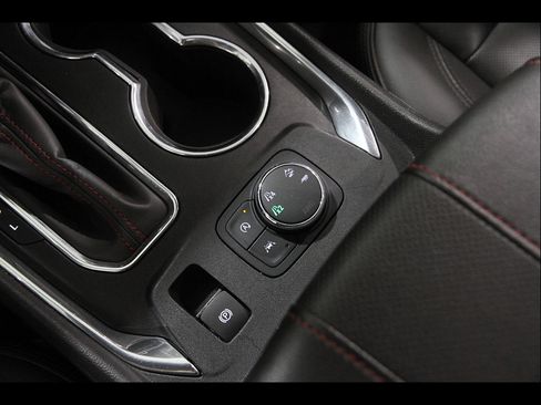 Certified 2023 Chevrolet Traverse RS w/ LPO, Floor Liner Package AWD/4WD image 17