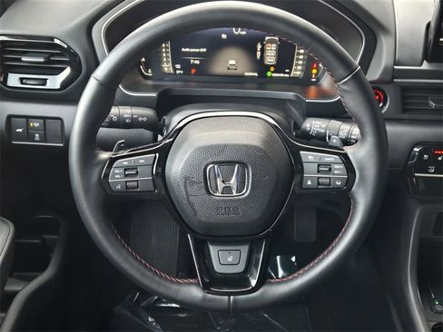 Used 2025 Honda Pilot Black Edition image 14