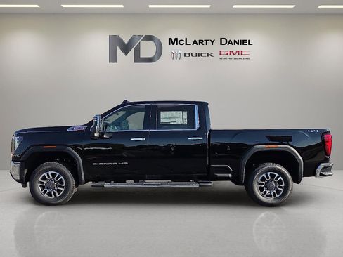 Used 2025 GMC Sierra 2500 SLT w/ SLT Convenience Package AWD/4WD image 3