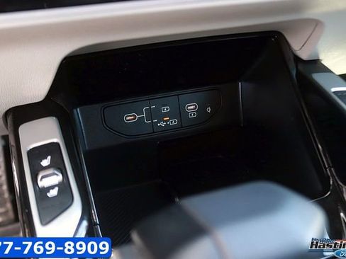 Used 2025 Kia Sorento SX FWD image 23