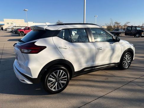 Used 2024 Nissan Kicks SR image 5