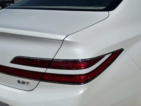 Used 2020 Genesis G90 3.3T Premium RWD image 8
