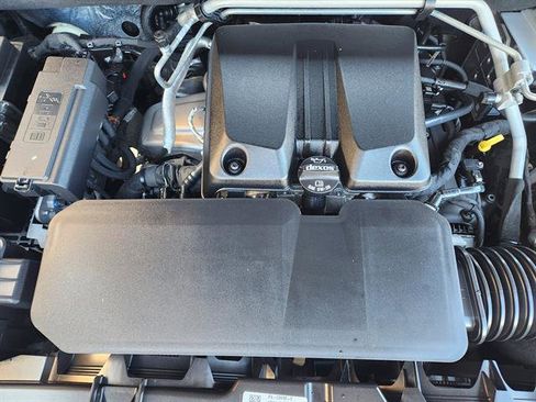 Used 2023 Chevrolet Colorado Z71 w/ Z71 Convenience Package 2 image 23