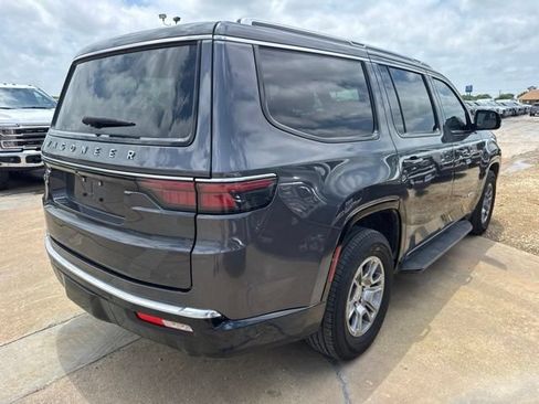 Used 2024 Jeep Wagoneer 4WD image 4