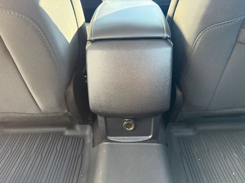 Used 2018 Ford Fusion SE FWD image 16