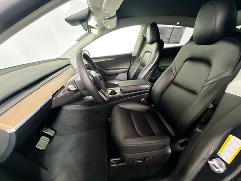 Used 2024 Tesla Model Y Long Range image 14