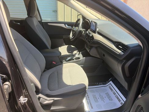 Used 2020 Ford Escape SE FWD image 19