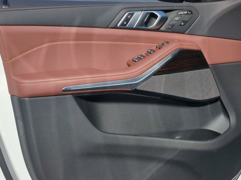 Certified 2026 BMW X7 xDrive40i w/ M Sport Package image 13