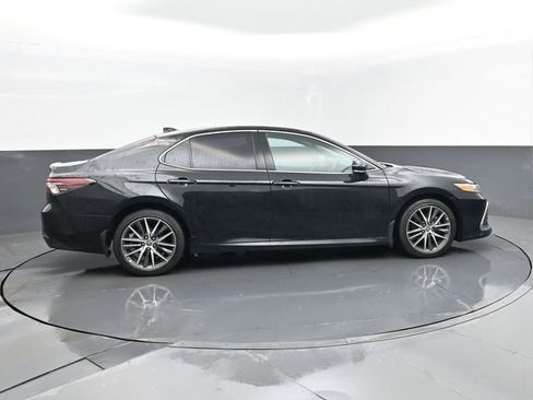 Used 2024 Toyota Camry XLE w/ Navigation Package image 4