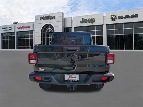 Certified 2025 Jeep Gladiator Nighthawk image 4