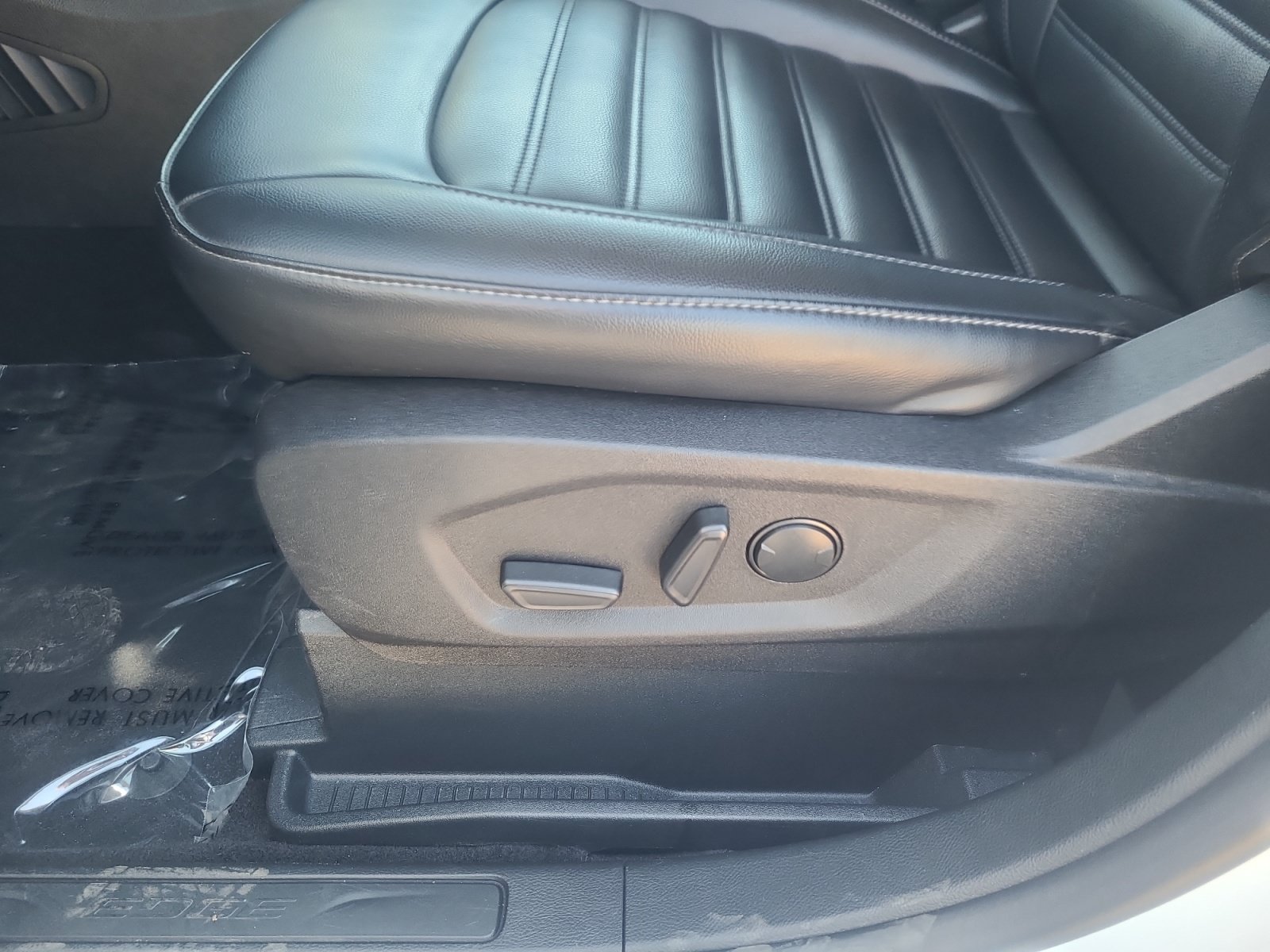 Used 2024 Ford Edge SEL AWD/4WD image 14