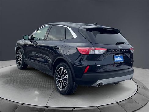 Used 2021 Ford Escape SE image 3