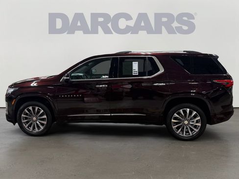 Used 2022 Chevrolet Traverse Premier FWD image 4