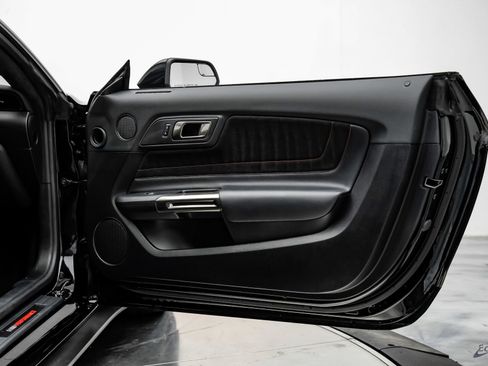 Used 2018 Ford Mustang Shelby GT350R w/ GT350R Equipment Group 920A RWD image 77