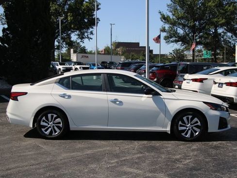Certified 2025 Nissan Altima 2.5 S FWD image 10