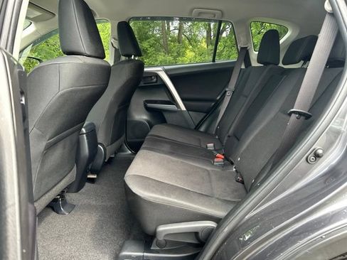Used 2017 Toyota RAV4 LE w/ All Weather Liner Package AWD/4WD image 28