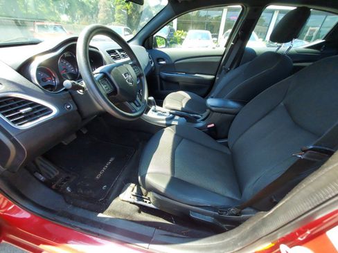 Used 2013 Dodge Avenger SE FWD image 7