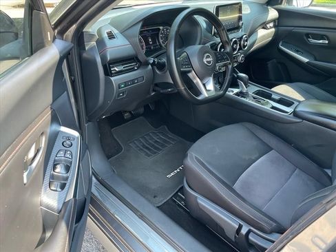 Used 2025 Nissan Sentra SR FWD image 7