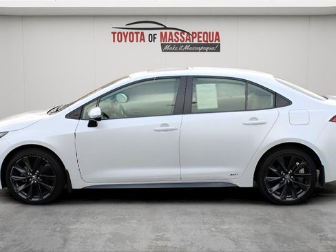 Certified 2024 Toyota Corolla SE image 2