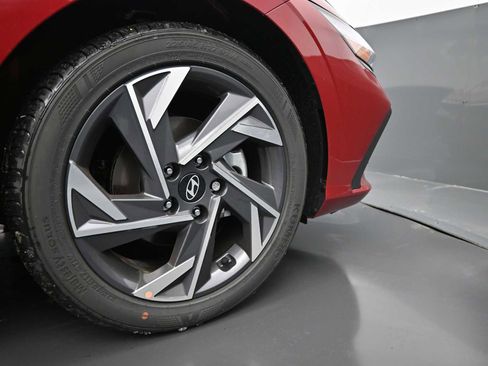 Certified 2025 Hyundai Elantra Sport image 10