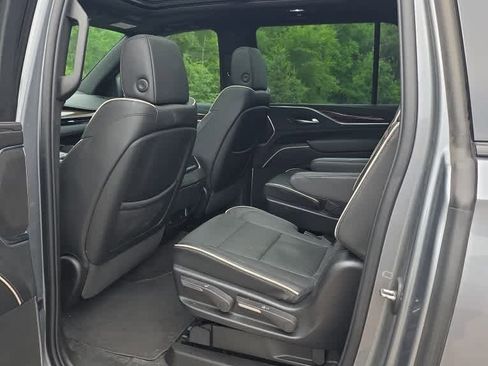 Used 2022 Cadillac Escalade ESV Premium Luxury AWD/4WD image 6