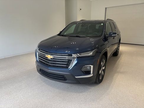 Certified 2023 Chevrolet Traverse LT w/ LT Premium Package image 3