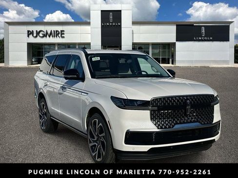 New 2026 Lincoln Navigator Reserve image 1